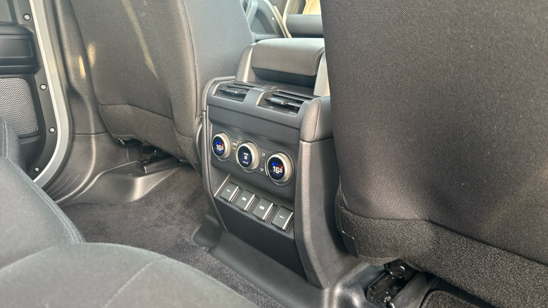 Land Rover Defender 2.0 D200 110 5dr Auto Diesel Estate